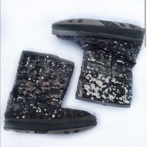 Stuart Weizman Toddler Silver Sequin Boots